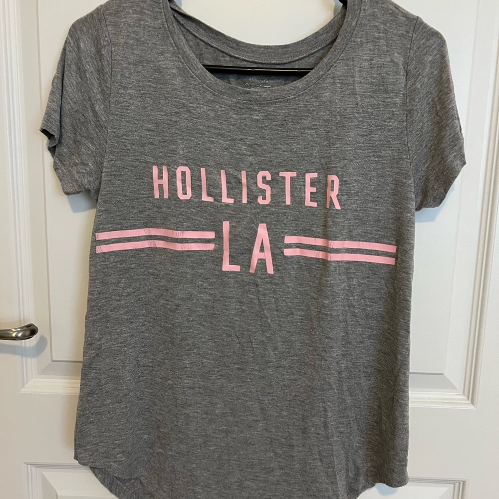 Hollister Gray Tee with Pink Graphic